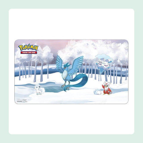 Tapis de jeu Pokémon Ultra Pro Frosted Forest - Foret d'Hiver [fond]